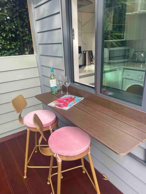 Delightful Little House & Chateau Charme Suite Auckland Extérieur photo